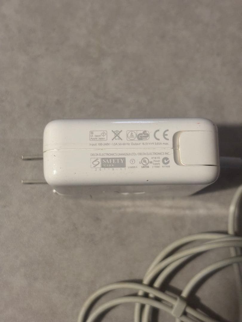 MacBook Pro 13インチ 2013年 メモリ8GB 充電器　動作良好