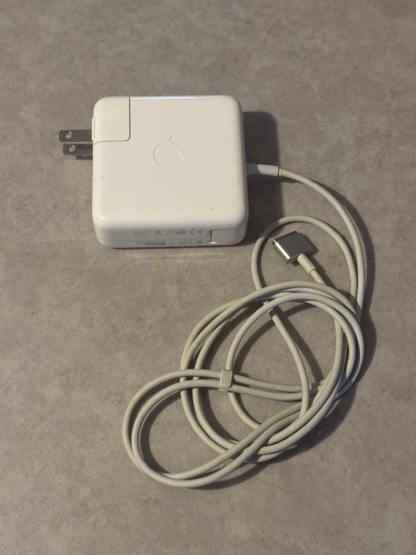 MacBook Pro 13インチ 2013年 メモリ8GB 充電器　動作良好