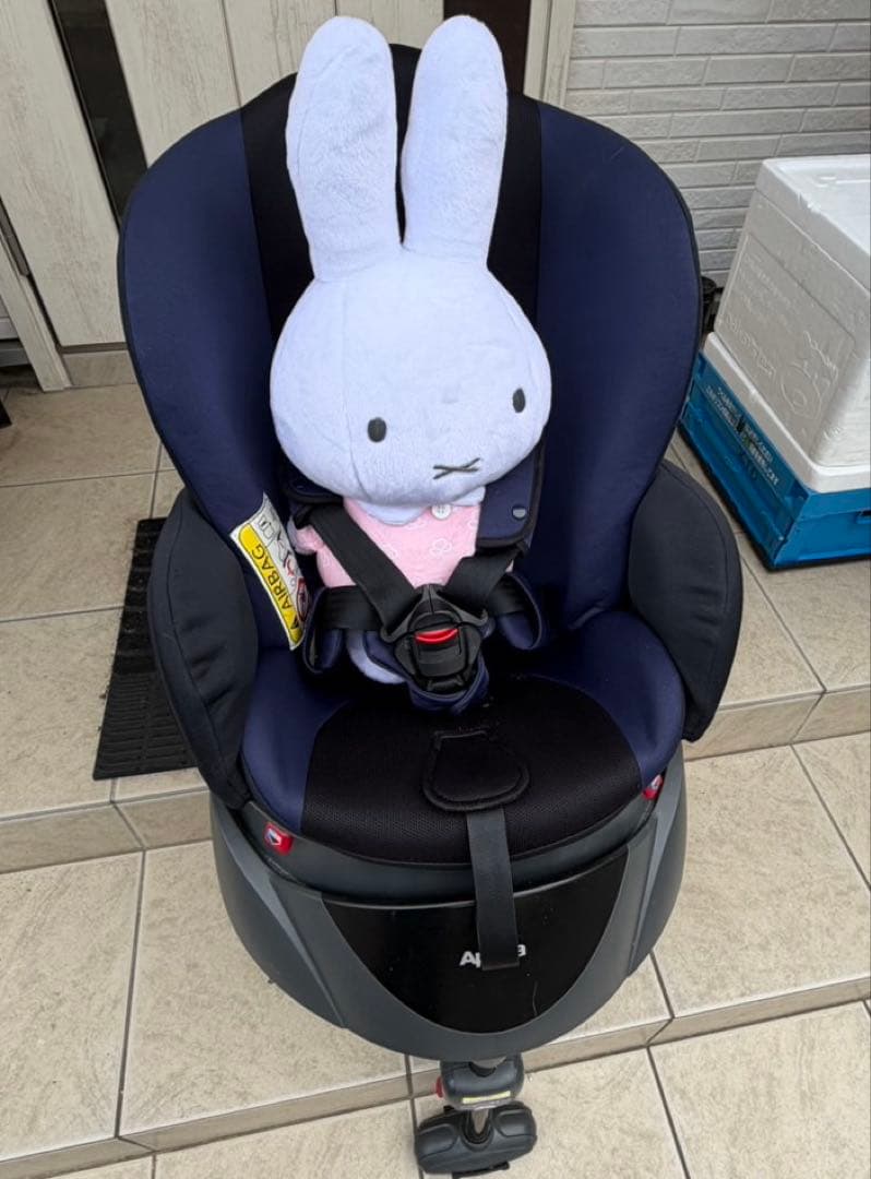 アップリカ ディアターンプラス チャイルドシート回転 フラット シートベルト固定