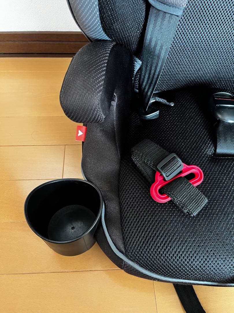 アップリカ　エアグルーヴ　ジュニアシートカップホルダー付き