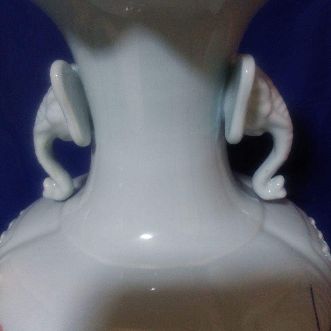 中国、透かし彫り像耳付き花瓶