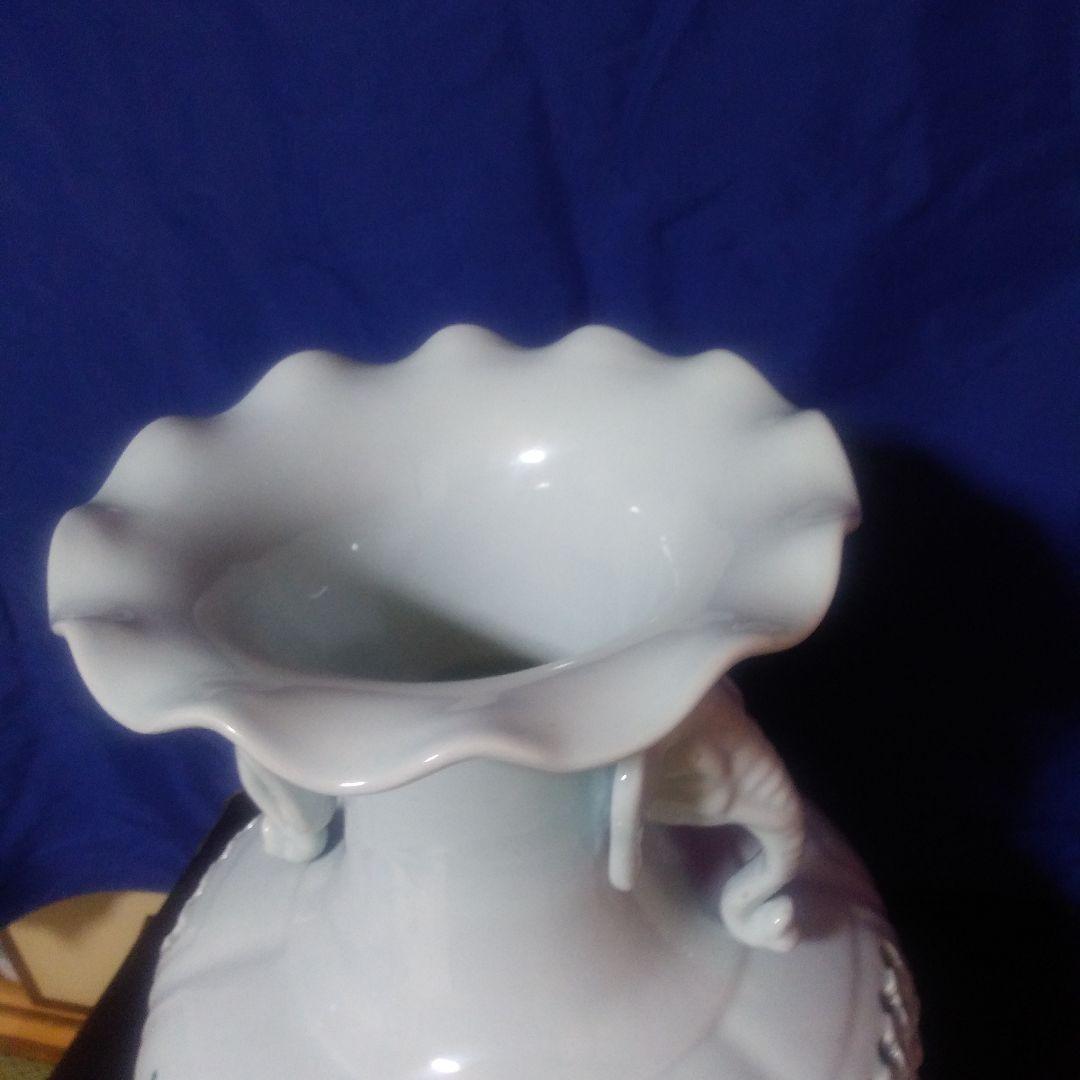 中国、透かし彫り像耳付き花瓶