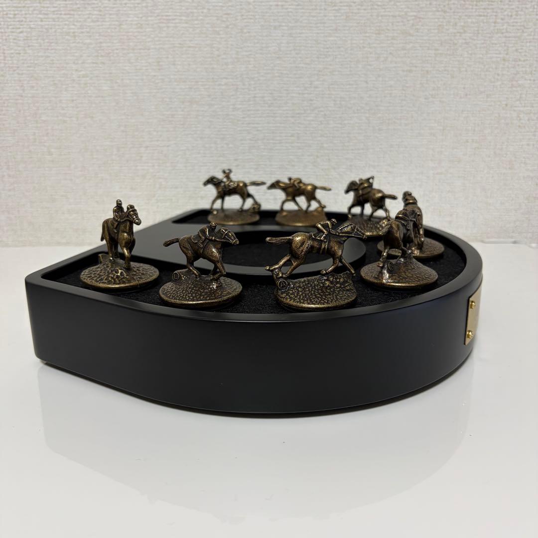 ウイスキー　Blanton's 台座・ボトルキャップセット