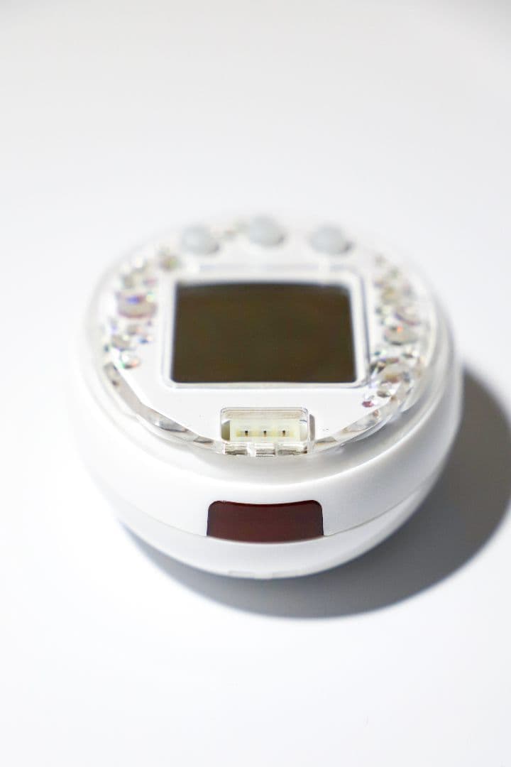 v*t様 Tamagotchi P's (ホワイト) 本体［美品］