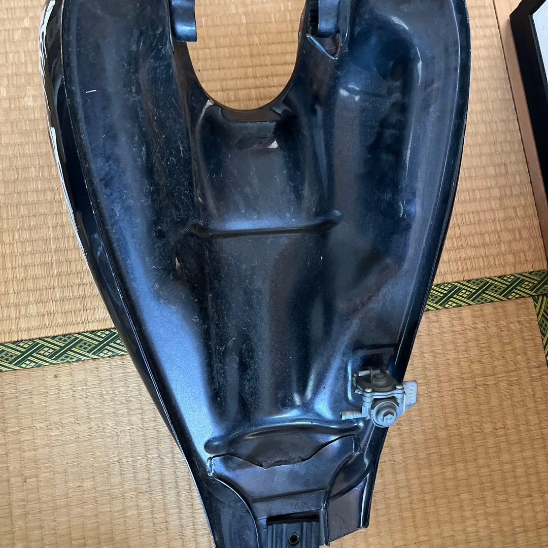 HONDA MAGNA タンク