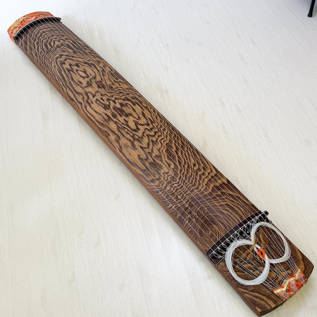 最高級 琴 13弦 綾杉彫り 山有 山田流 舟一刀 玉緑包み柏葉 くり甲 蒔絵