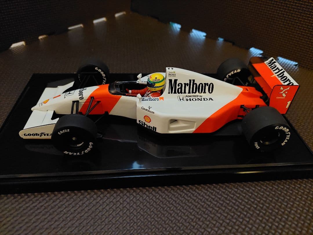 1/18 マクラーレン ホンダ MP4-7 ＃１ A.セナ Marlboloロゴ