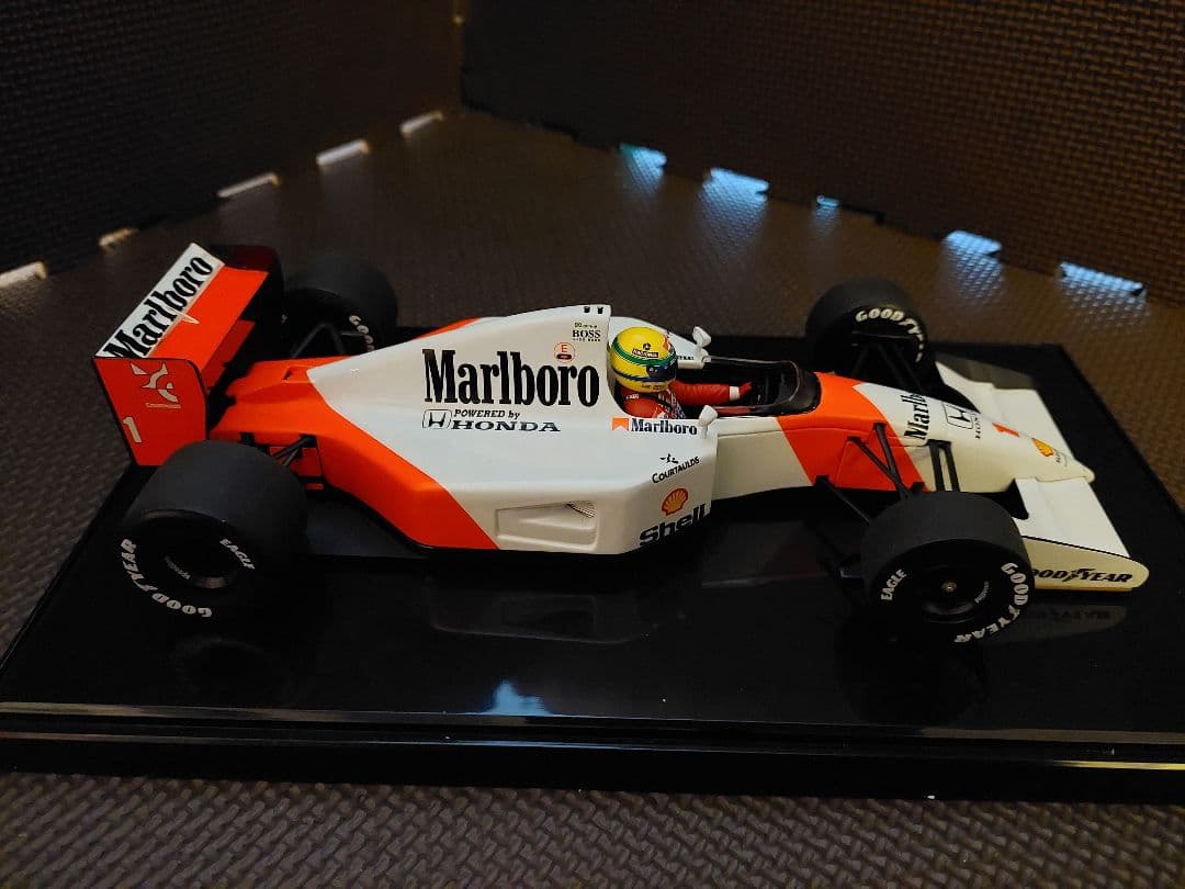 1/18 マクラーレン ホンダ MP4-7 ＃１ A.セナ Marlboloロゴ