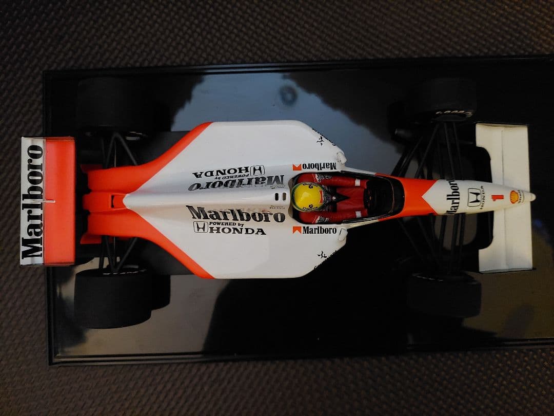 1/18 マクラーレン ホンダ MP4-7 ＃１ A.セナ Marlboloロゴ