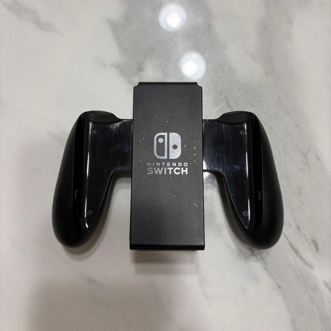 Nintendo Switch 本体 ジョイコン4個付き　充電器