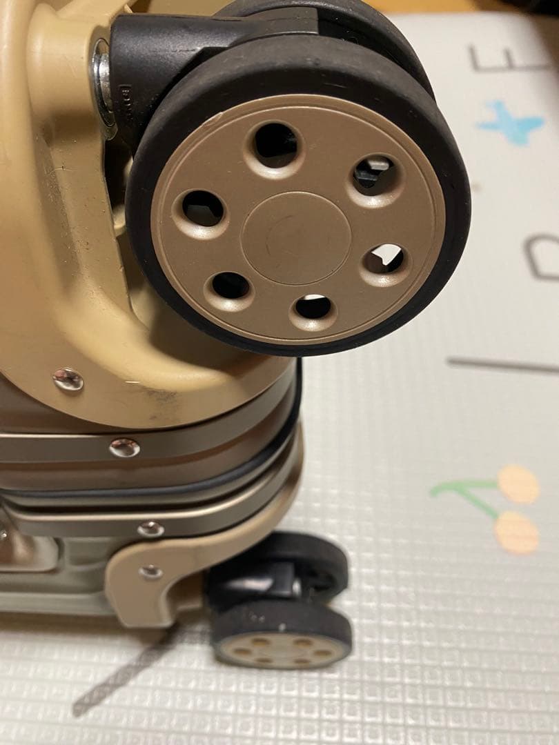 【最終値下げ】リモワ トパーズ チタニウム 64L 4輪 TSAロック チェック