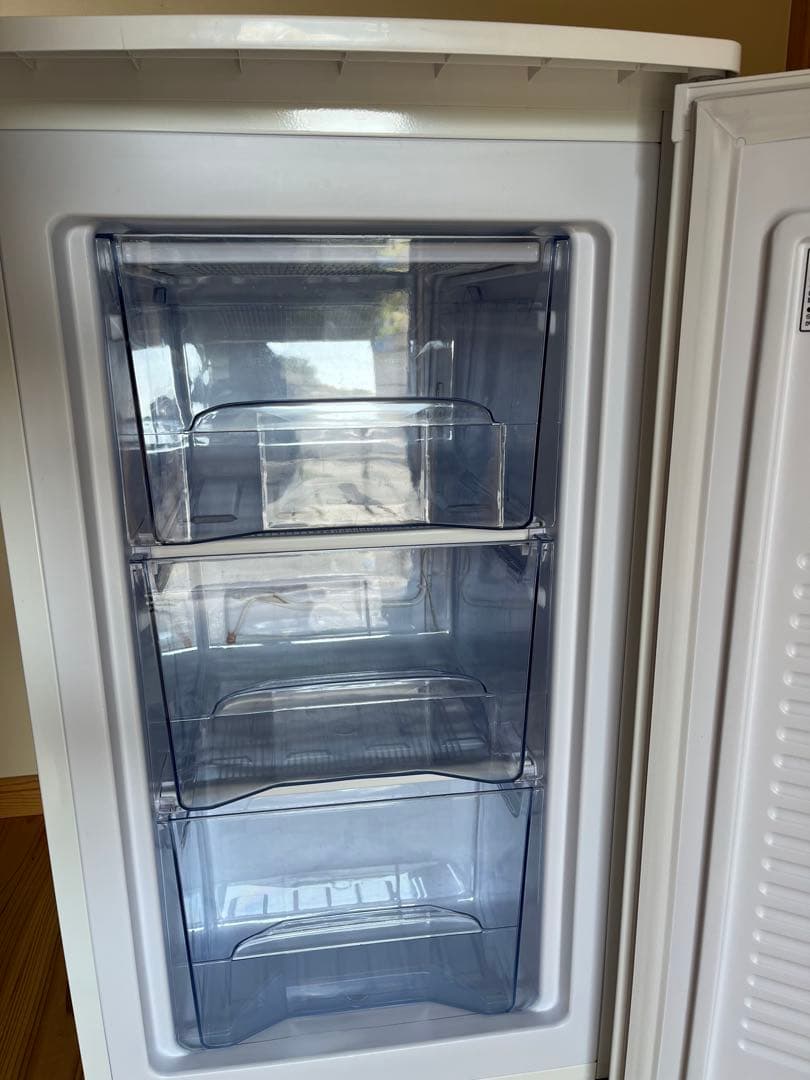 アイリスオーヤマ　冷凍庫　商品説明ご覧ください。