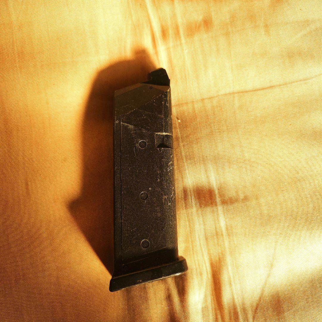 東京マルイGLOCK19 Gen.3　本体とマガジン＋スペアマガジンのみ