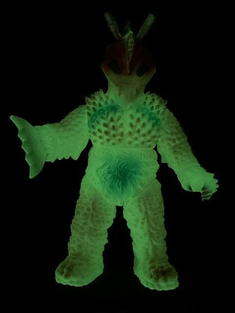 超絶レア！　やまなや　蓄光　改造巨大ヤプール　ソフビ