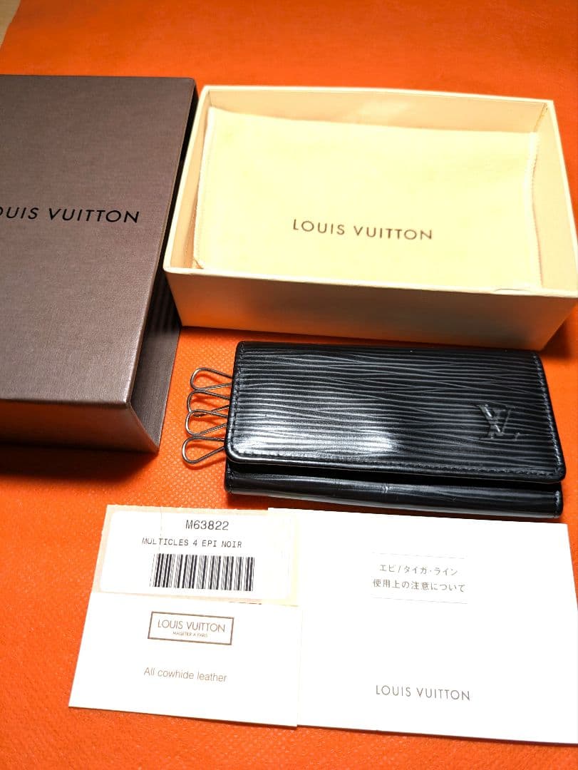 LOUIS VUITTON ミュルティクレ、キーケース４ 連、エピ、黒色、箱付き