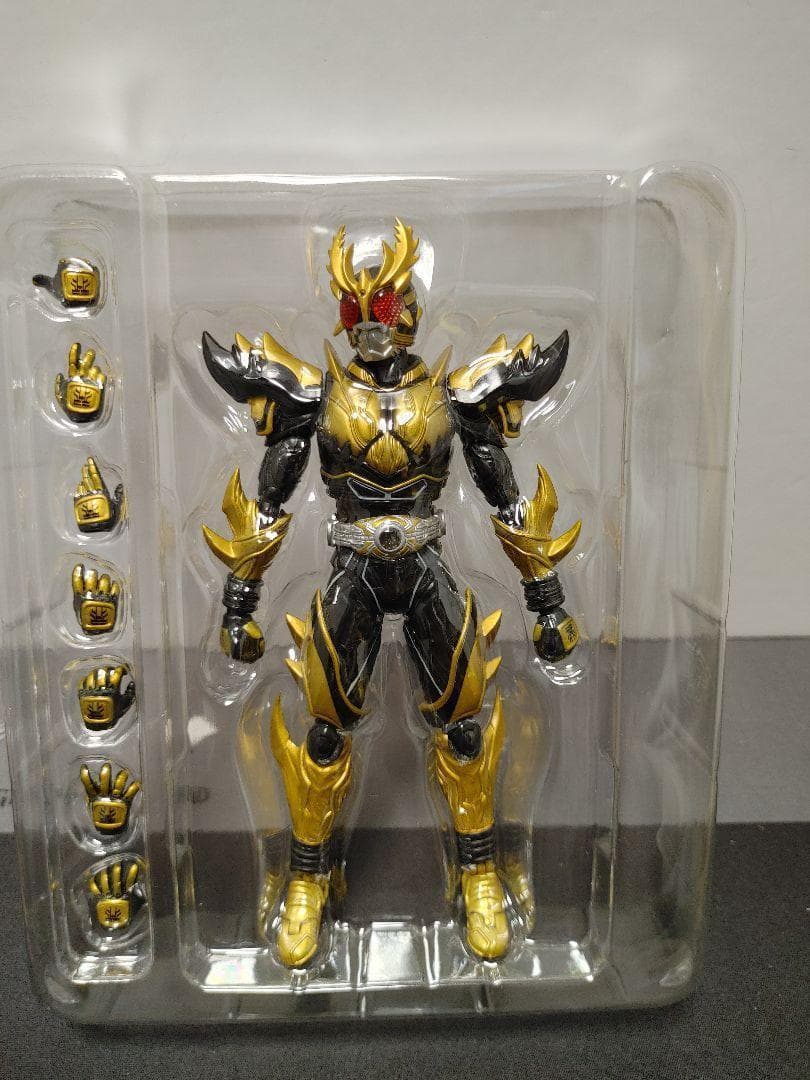 ＳＨフィギュアーツ　仮面ライダークウガ　ライジングアルティメット赤目
