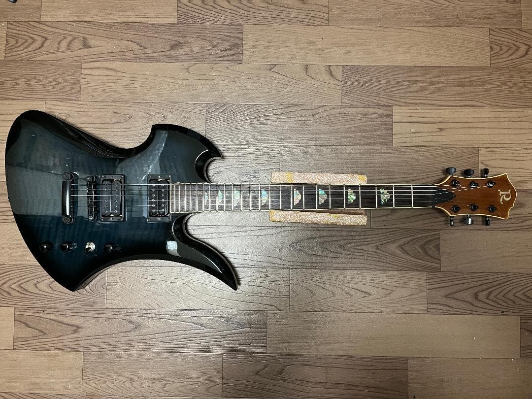 B.C.RICH モッキンバード ギター シースルーブラックサンバースト　虎目