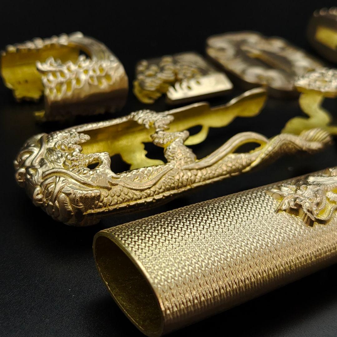 唐様大刀　水龍剣　刀鍔　目貫　縁頭　切羽　鐺　柄鞘一式金具　銅製