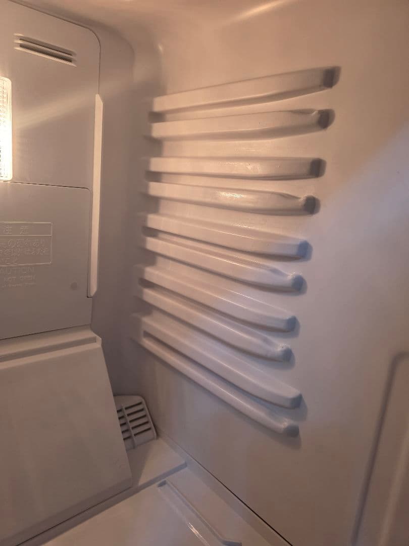 【送料込み】ブラック冷蔵庫 冷凍室付き　一人暮らし用 引っ越しのため、出品です。