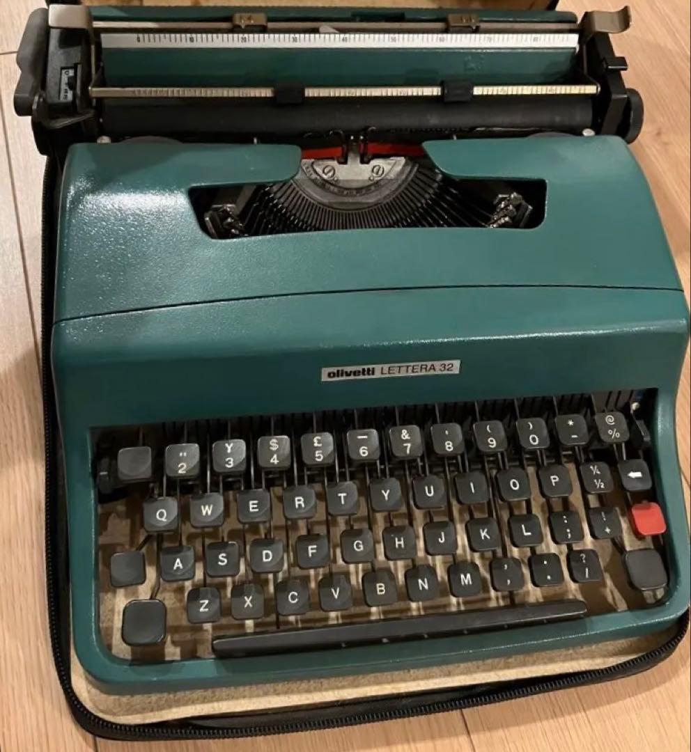 Olivetti Lettera 32 タイプライター　ケース付
