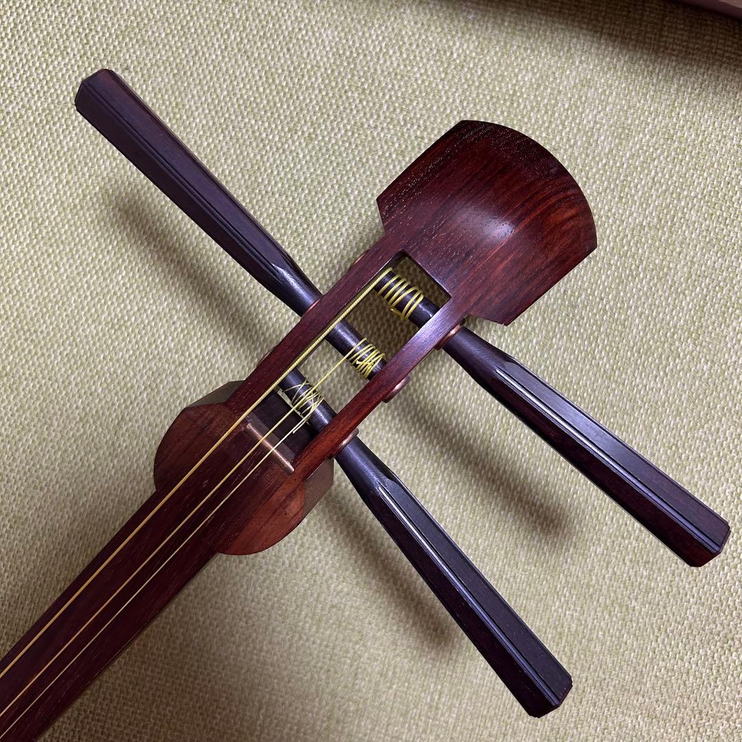 長唄三味線　細棹　本皮　皮破れなし　木製スタンド 長袋、胴袋付き