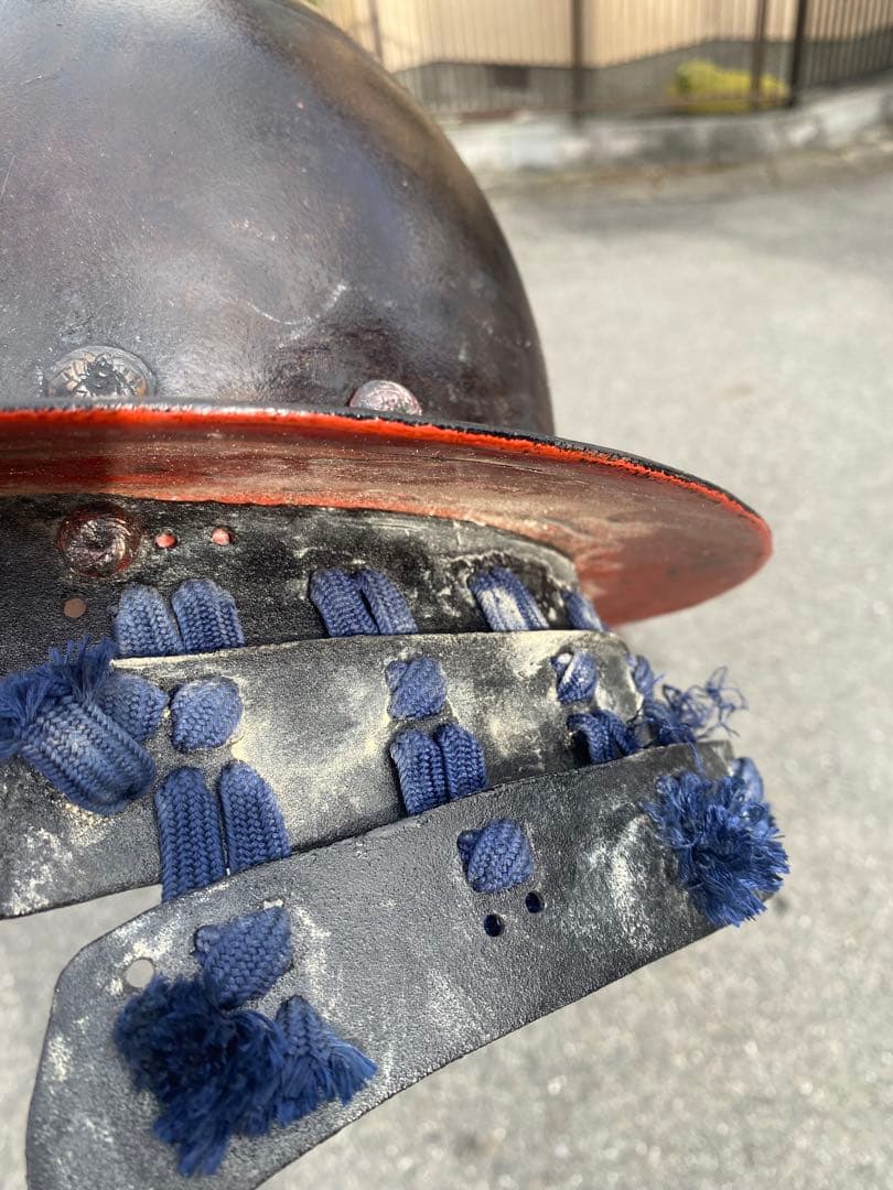 古い兜　ももなり兜？　甲冑　アンティーク　インテリア　時代武具　漆