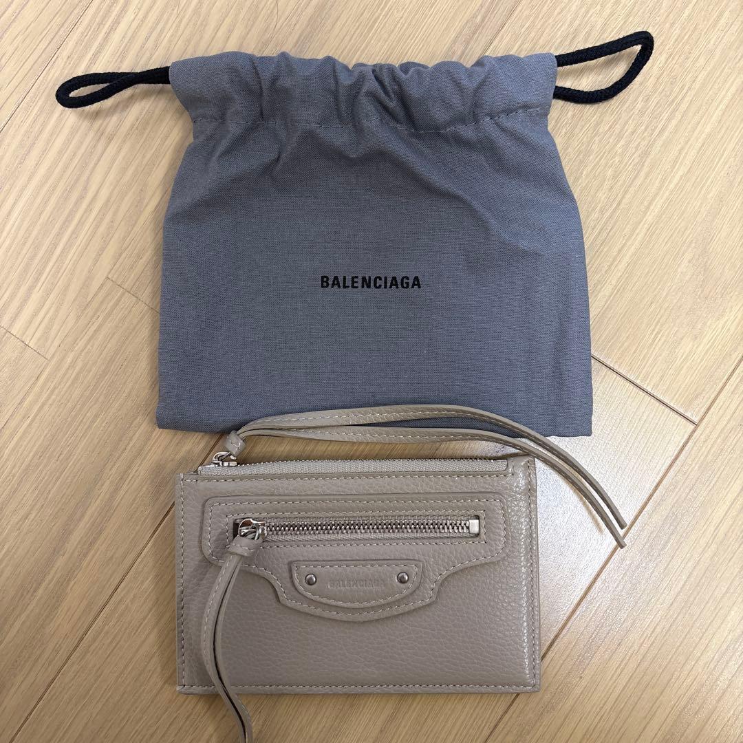 ク*エ様 BALENCIAGA ベージュ カードケース 小銭入れ 専用袋付き
