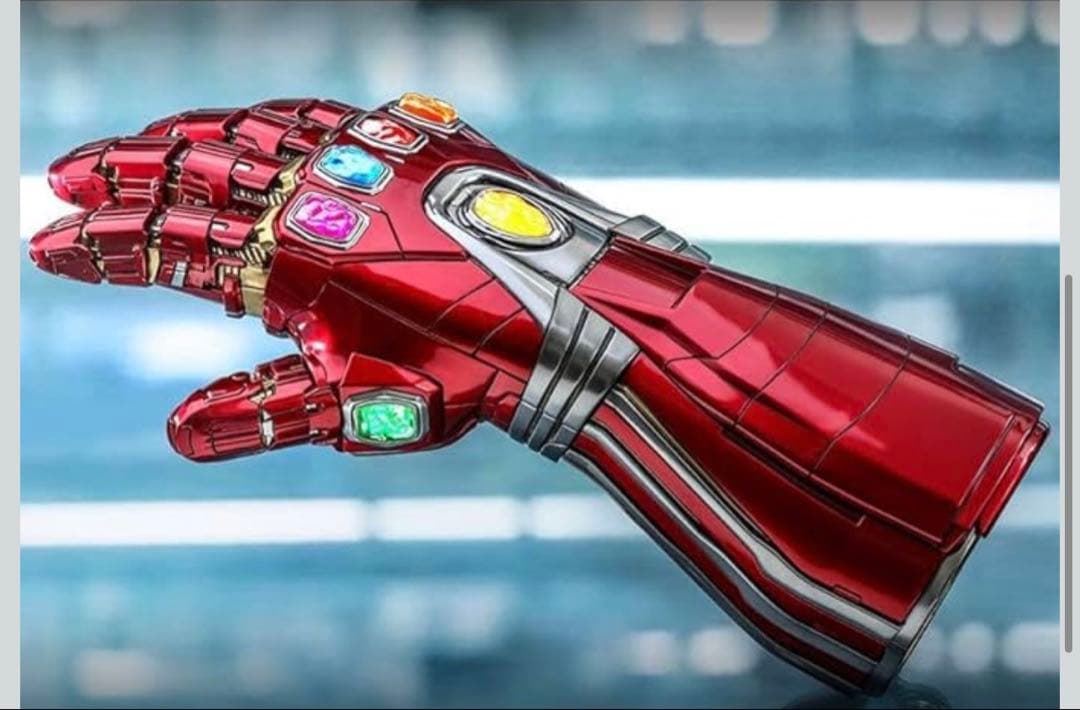 ライフサイズ アベンジャーズ　ナノガントレット　ホットトイズ