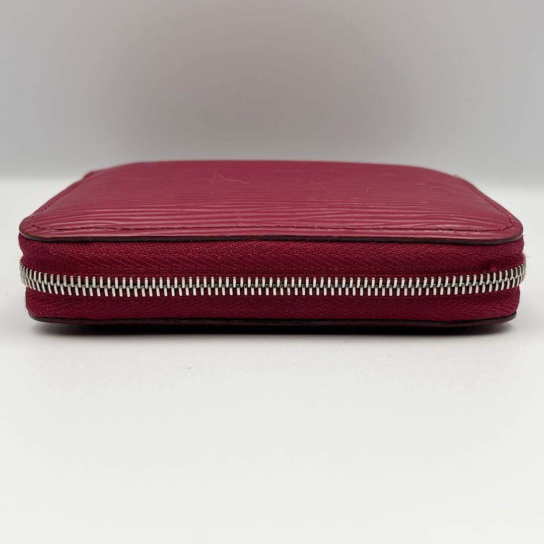 美品　ルイヴィトン　新型パース　小銭入れ　エピ　ラウンドファスナー　赤