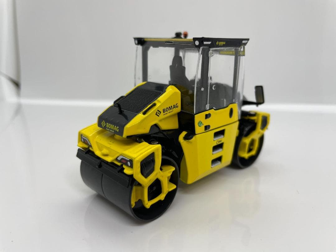 13R-005 1/50 BOMAG BW 174AP-5 AM ロードローラー