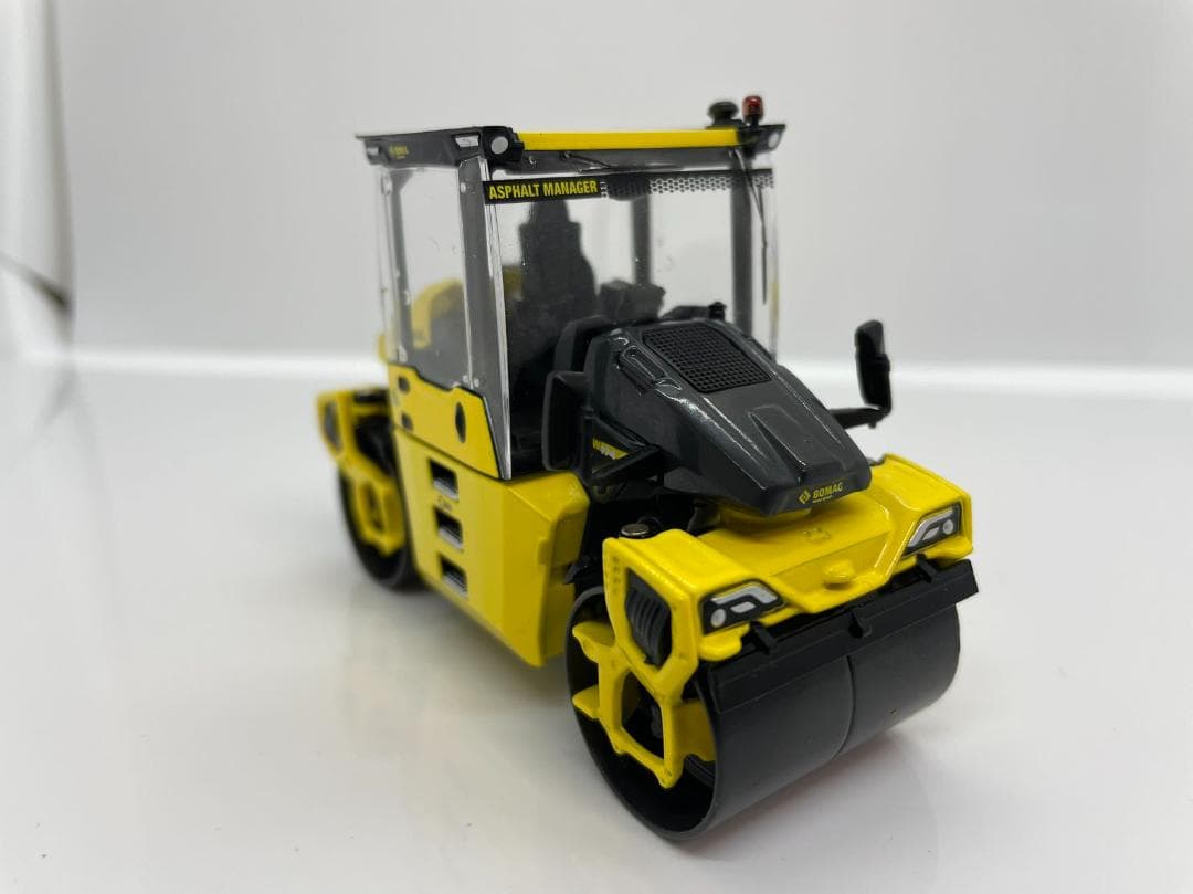 13R-005 1/50 BOMAG BW 174AP-5 AM ロードローラー