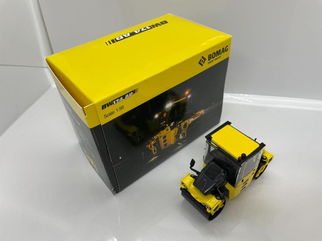 13R-005 1/50 BOMAG BW 174AP-5 AM ロードローラー