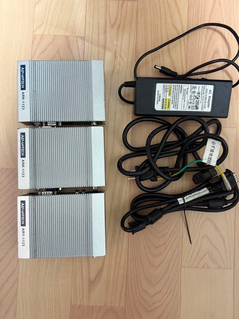 中古Advantech ARK-1123Cファンレス設計の産業用組込みPCセット