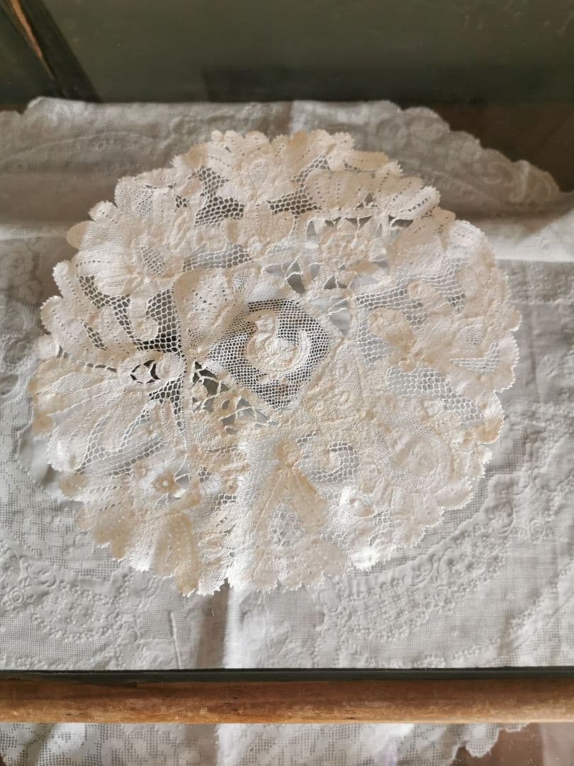 アンティーク 1880年頃 ミラネーゼレース 鴨/家鴨 ボビン編リネンドイリー