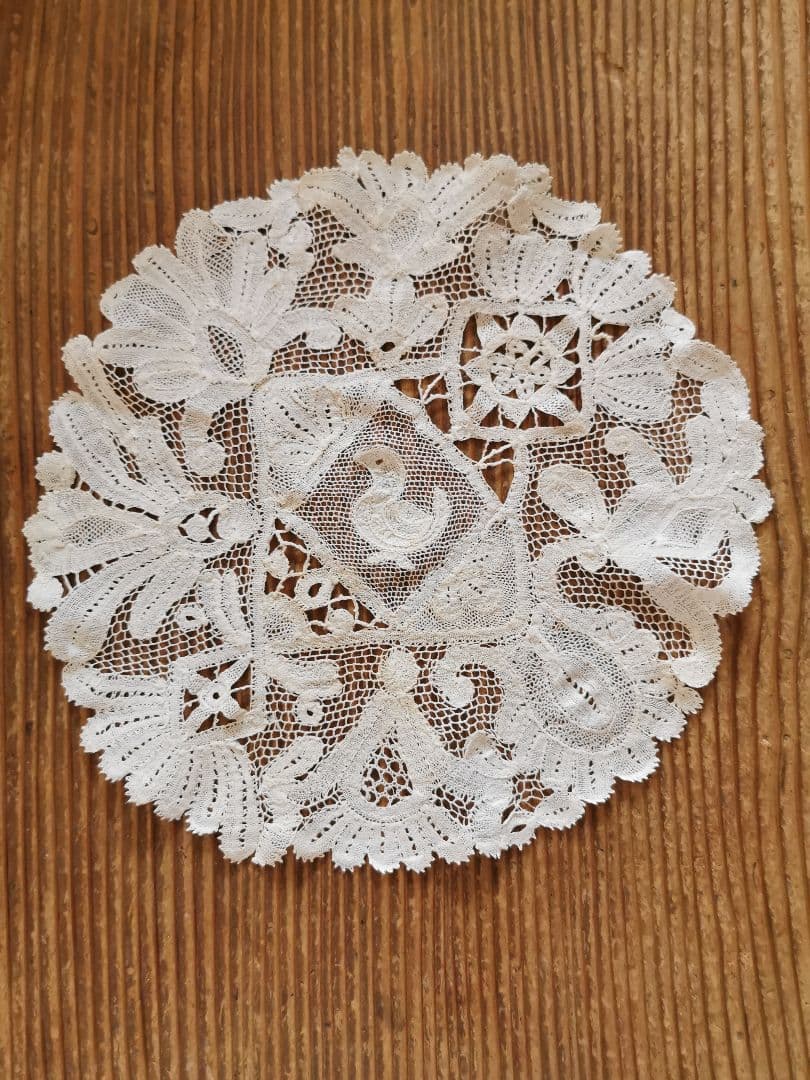 アンティーク 1880年頃 ミラネーゼレース 鴨/家鴨 ボビン編リネンドイリー