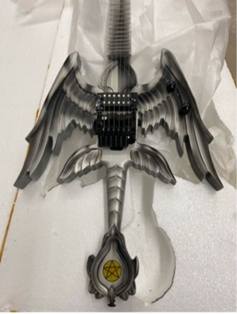 剣　ギター　エレキ　エレキギター　変形ギター　勇者　勇者の剣　シルバー　銀　変形