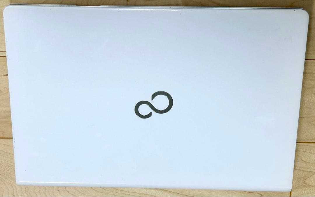 富士通 ホワイト 美品 Corei7 12GB SSD office2024