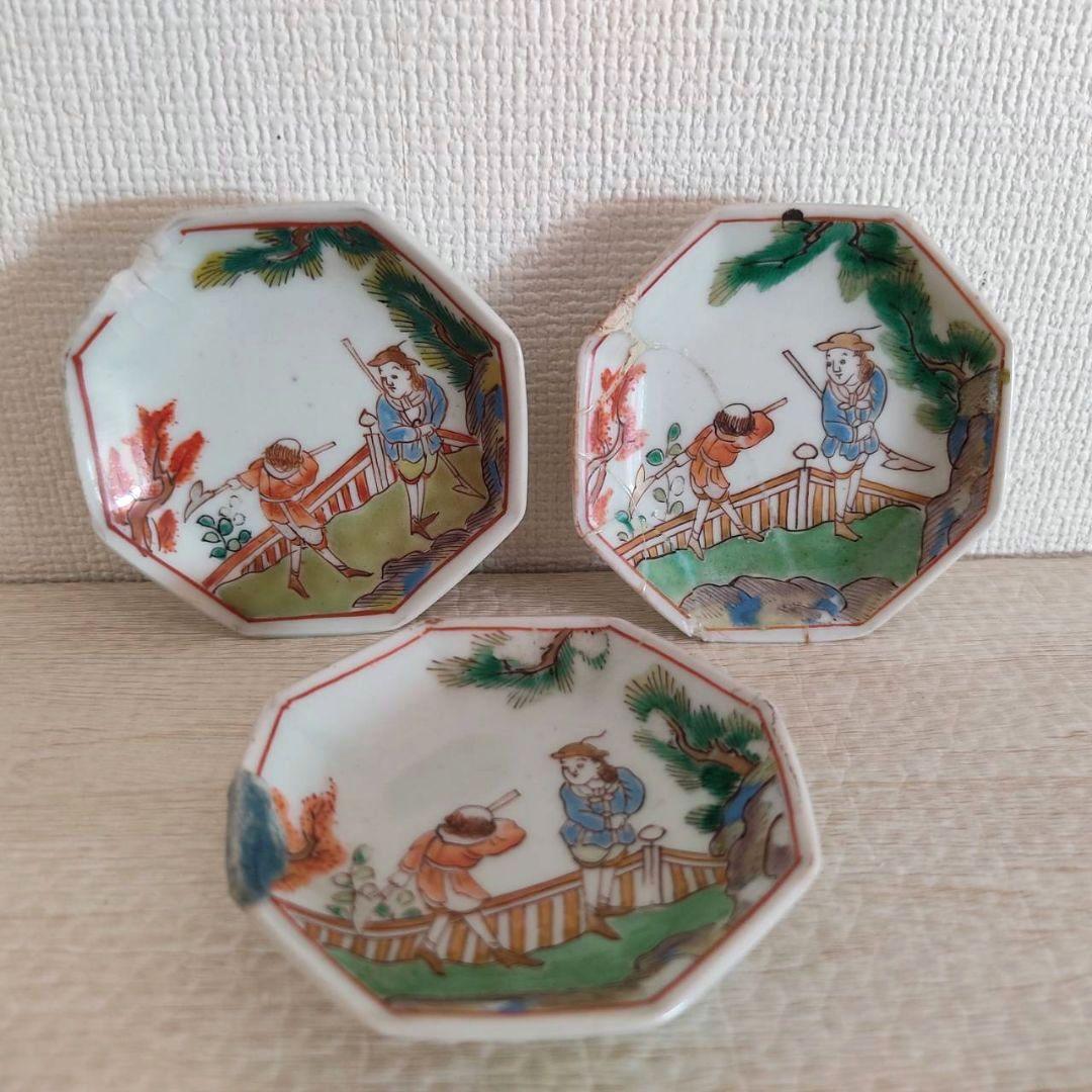 お値下げしました、三枚組　古伊万里　色絵　紅毛人　南蛮人　八角豆皿　②