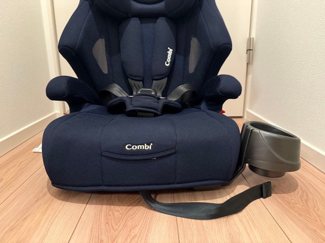 【極美品】Combi コンビ ジョイトリップ エアスルー GH ジュニアシート