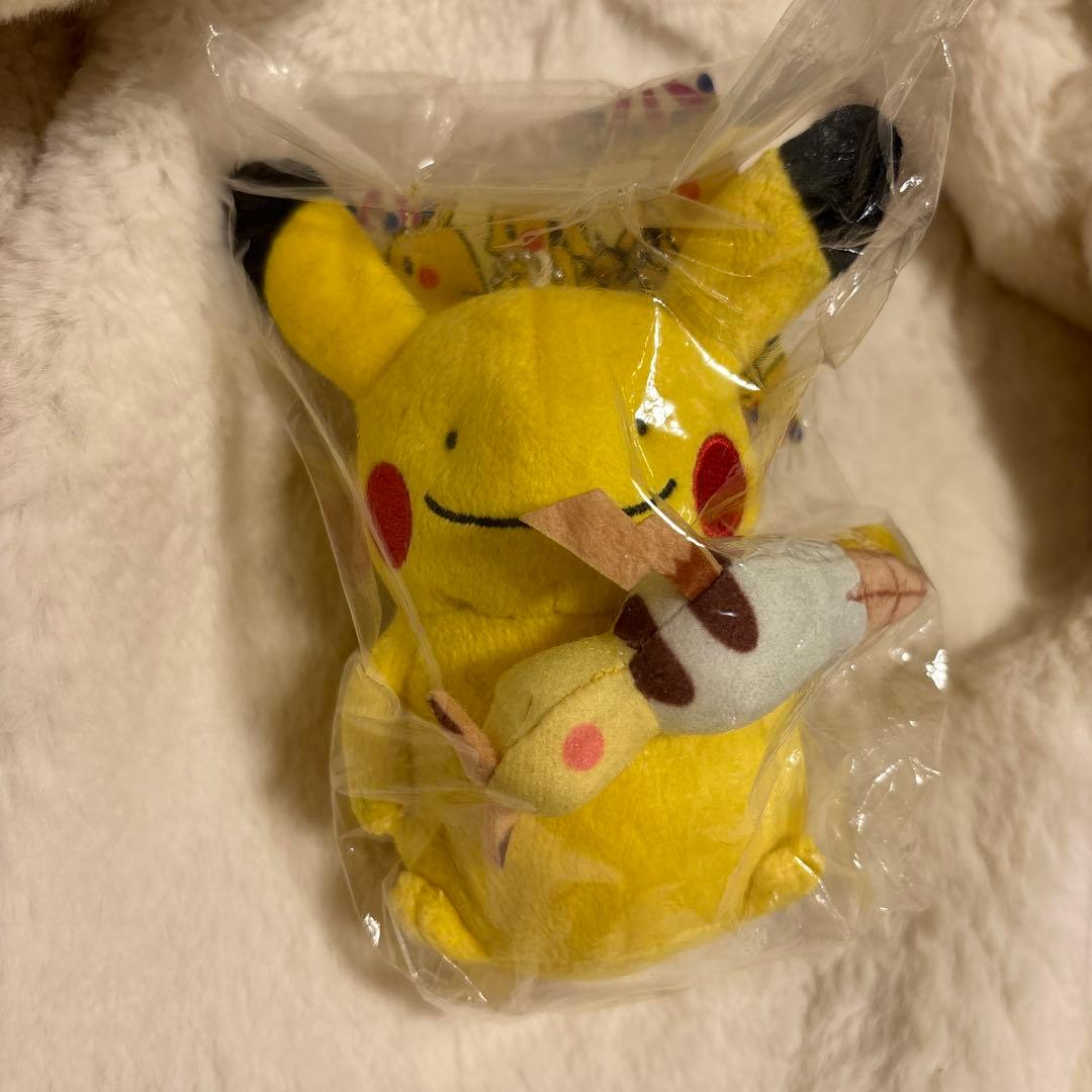 ポケモンセンター　マスコット　ぬいぐるみ　変身メタモン　ピカチュウ