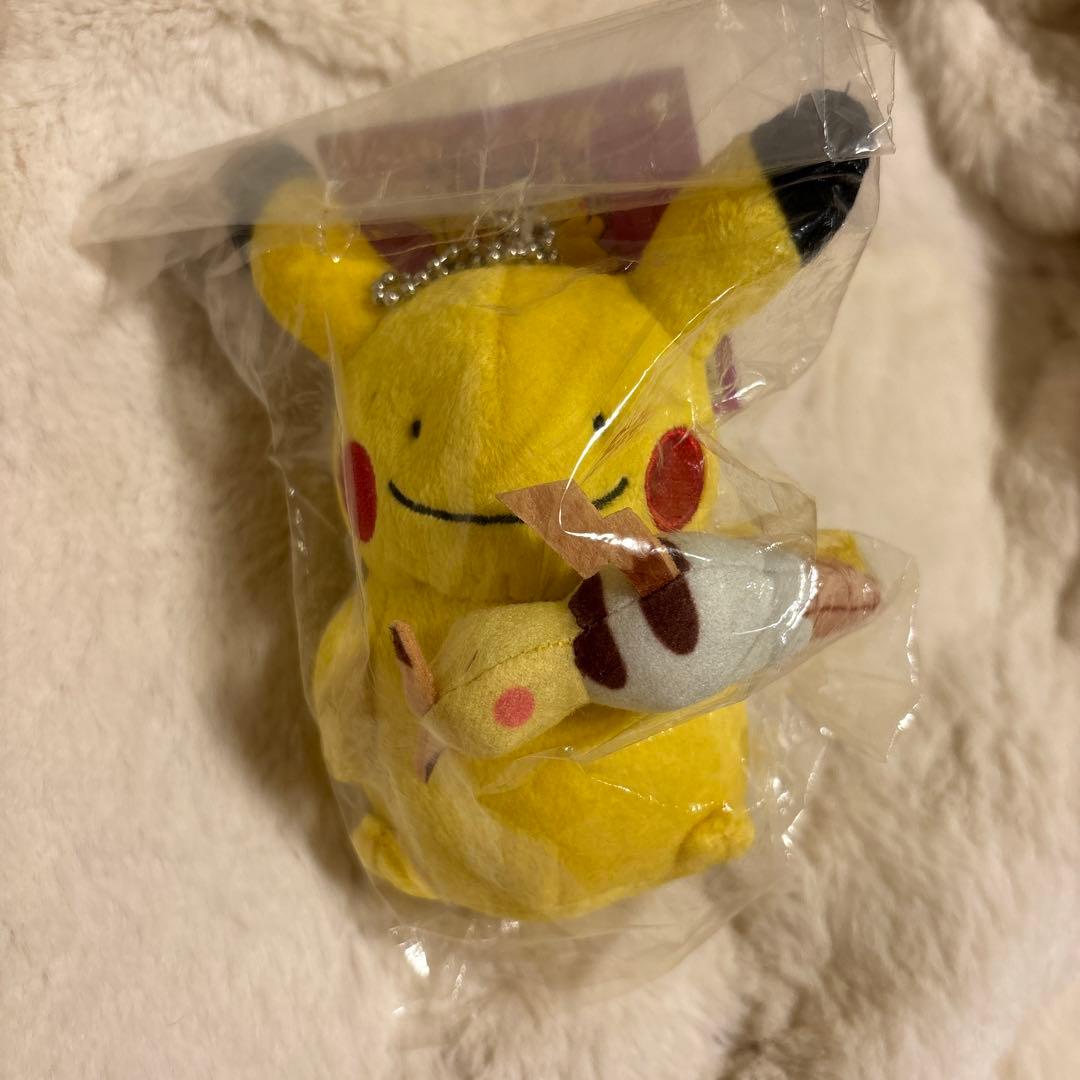 ポケモンセンター　マスコット　ぬいぐるみ　変身メタモン　ピカチュウ