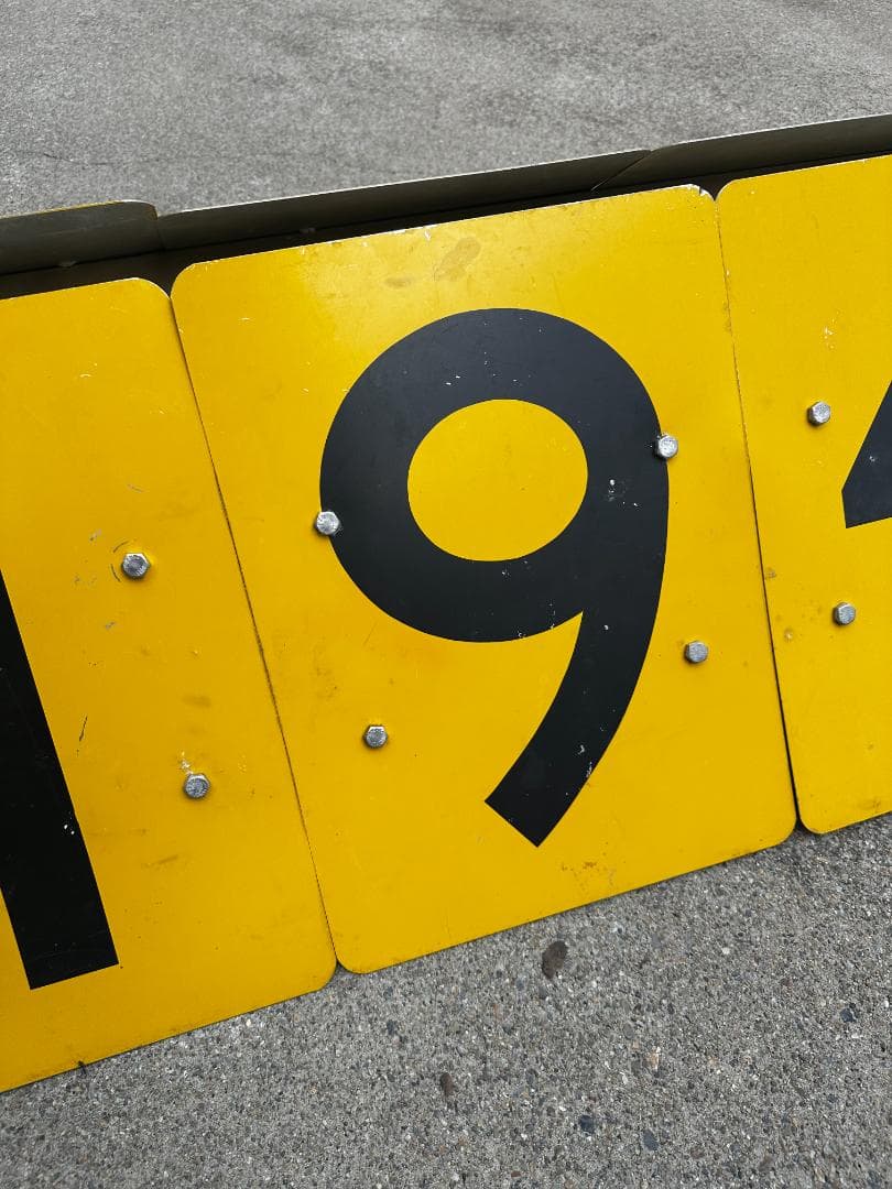 空港の誘導路または滑走路補助標識、米国 FAA 仕様タイプ　アメリカ看板標識