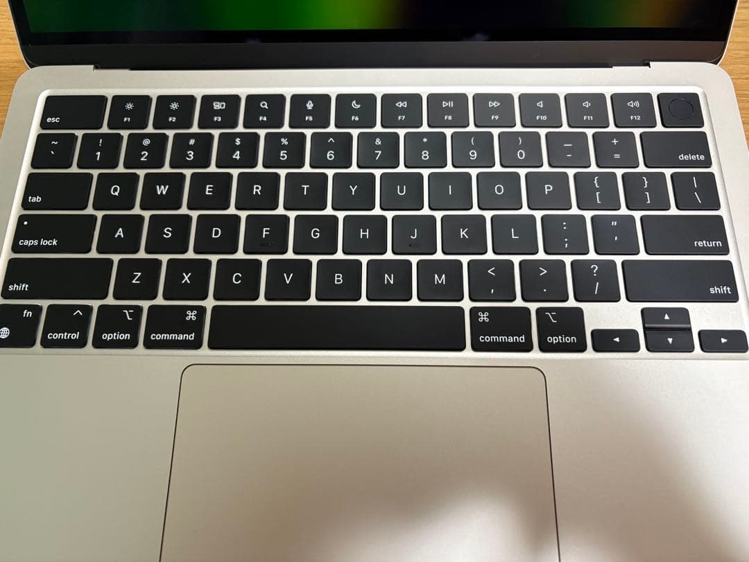 Apple MacBook Air M2 13.6インチ　スターライト