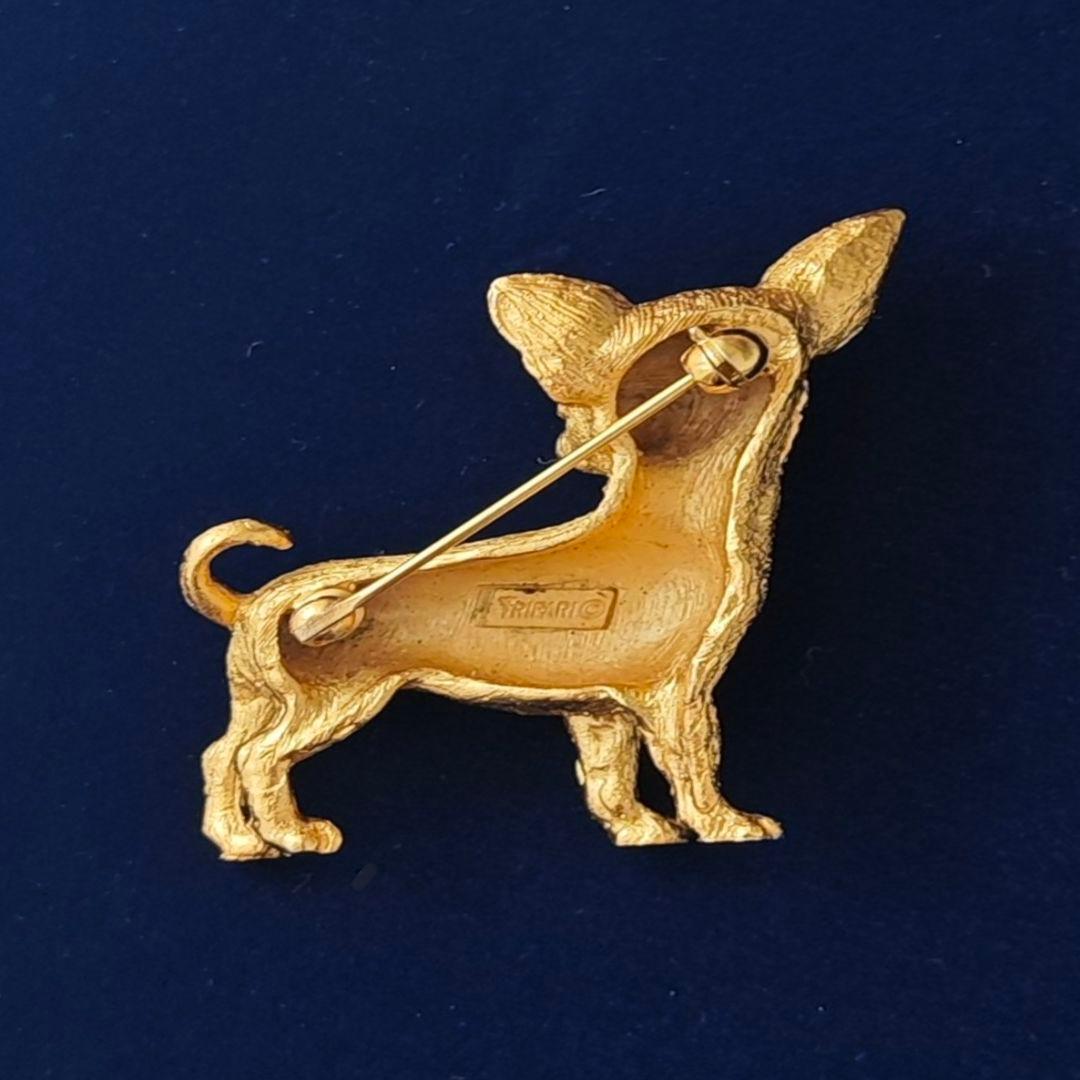 ヴィンテージtrifari チワワ　ゴールドメタルブローチ　犬　dog