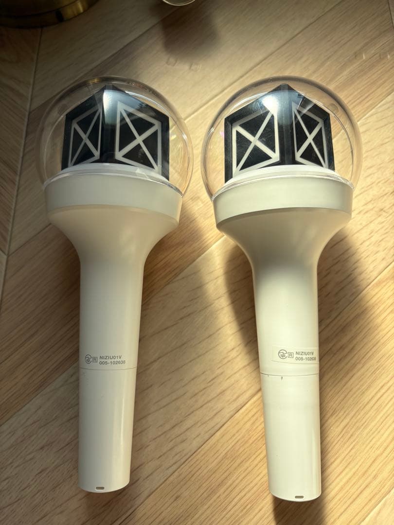 中古　NIZIU ペンライト2個入り