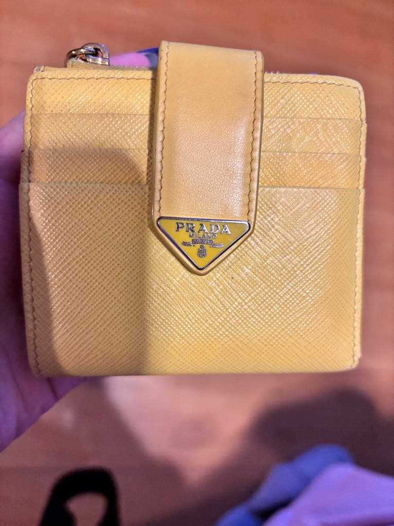 PRADA サフィアーノレザー 二つ折り財布 イエロー