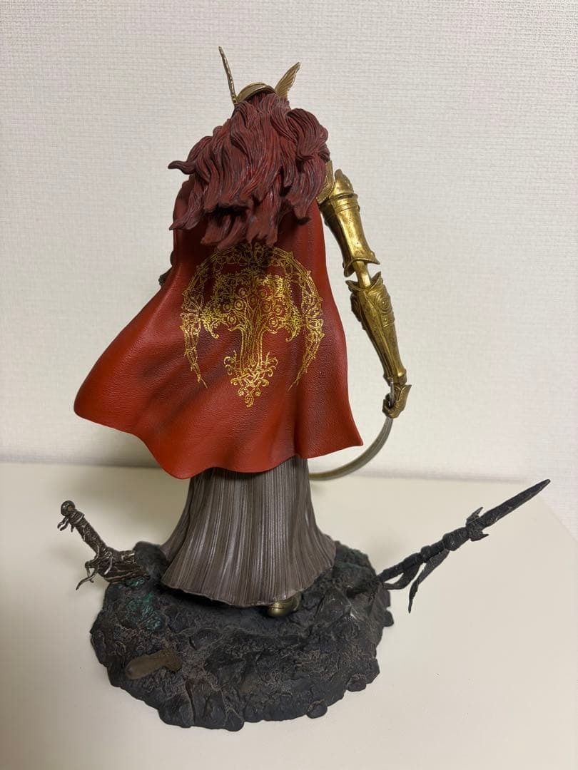 マレニア　スタチュー