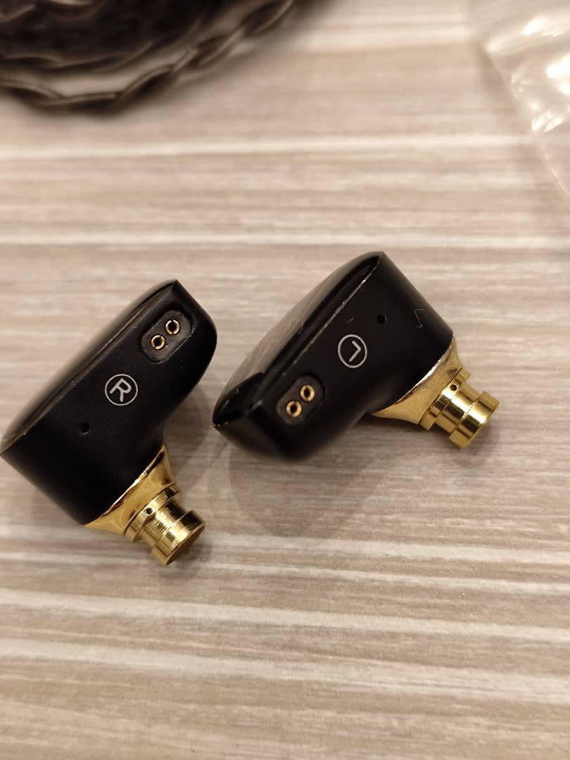 ト*ル様 有線ピヤホン３