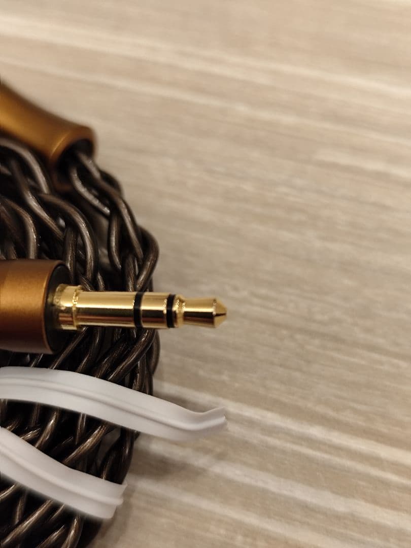 ト*ル様 有線ピヤホン３