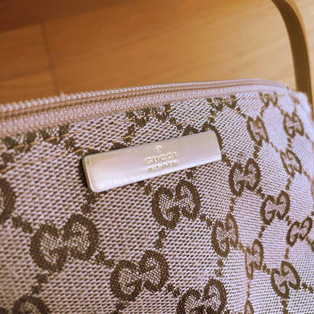 GUCCI アクセサリーポーチ　バッグ